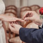 الثقة بالنفس هي من المزايا التي تحسب لشخصية المرأة بحيث تجعلها محط اهتمام و إعجاب