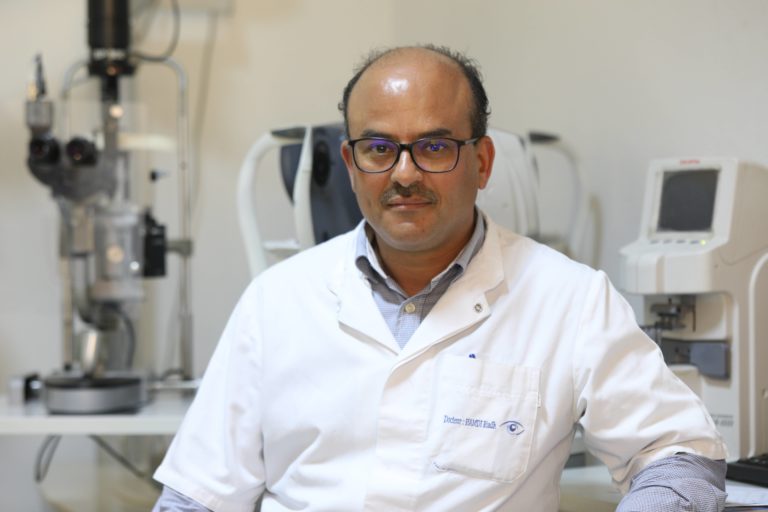 الدكتور رياض الحامدي طبيب متخصص في طب وجراحة العيون