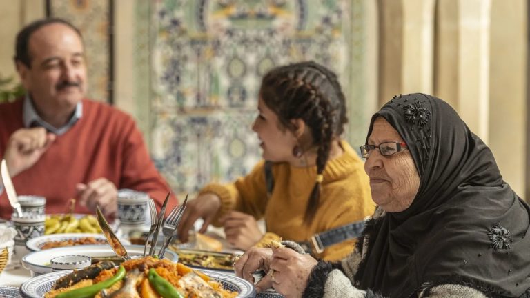 تم إدراج الكسكسي والمعارف الخاصة بإنتاجه واستهلاكه ضمن قائمة التراث اللامادي الإنساني لدول المغرب العربي الخمسة