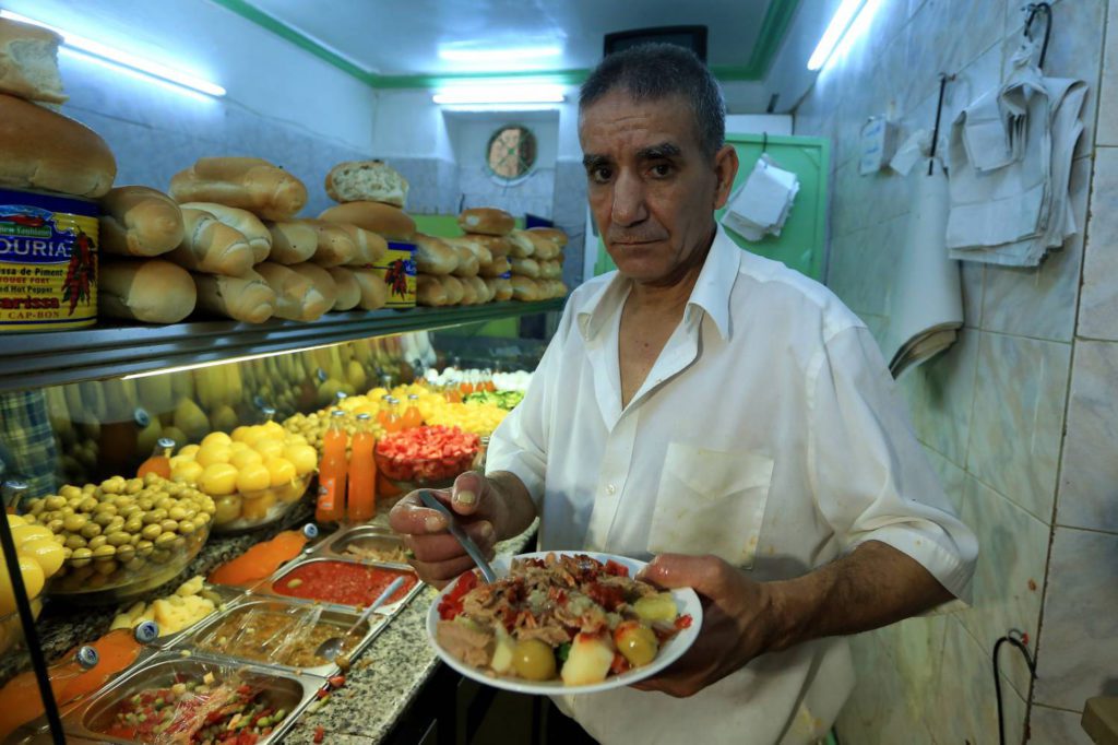 جلال ليس مجرّد متخصص في الصحن التونسي، بل هو مايسترو عارف بطريقة ضبط إيقاع الطبق