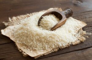 الأرز ليس «طعامًا سامًا»، لكن طريقة تبريده وحفظه مهمة.