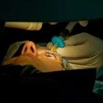 عملية تصحيح النظر بالليزر LASIK داخل غرفة العمليات