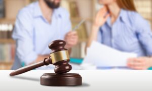 لا توجد إحصائية رسمية تقول إن نسبة محددة من حالات الطلاق سببها المال